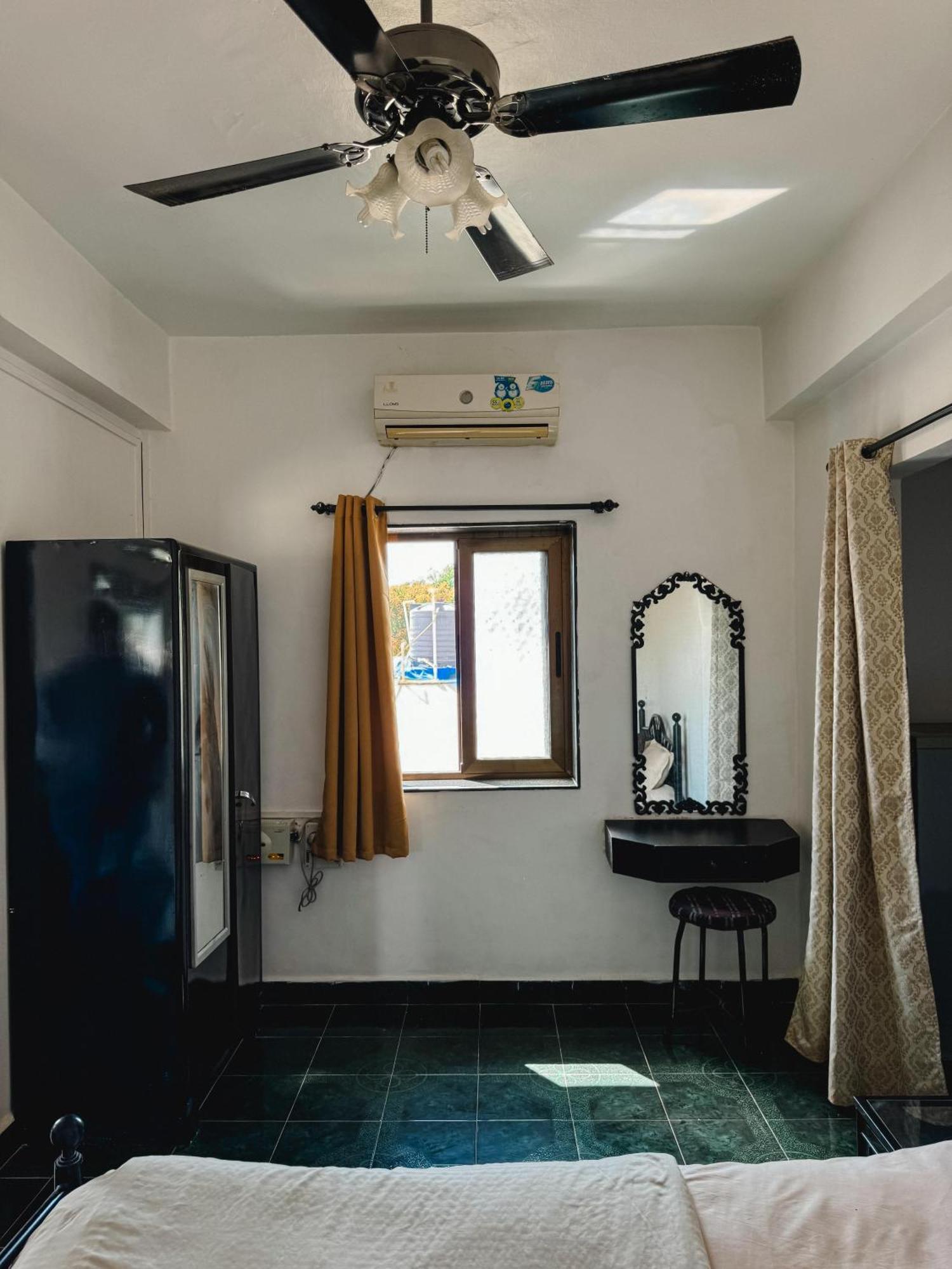 1Bhk Suites With Kitchen & Pool By Goaround Homes At ヴァガトール エクステリア 写真
